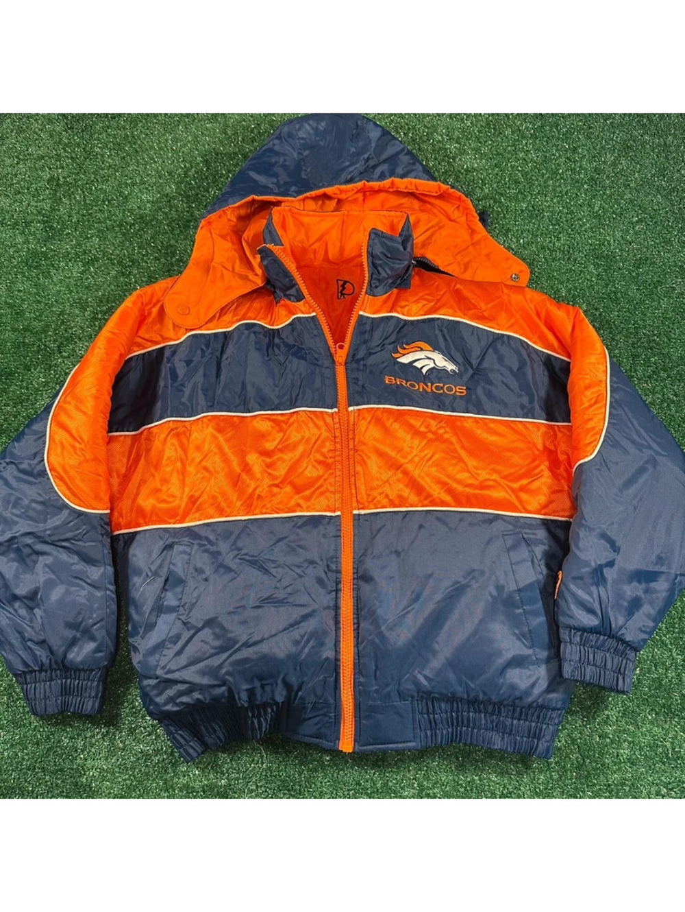 Vintage 1990s Denver Broncos Pro Player Jacket size medium